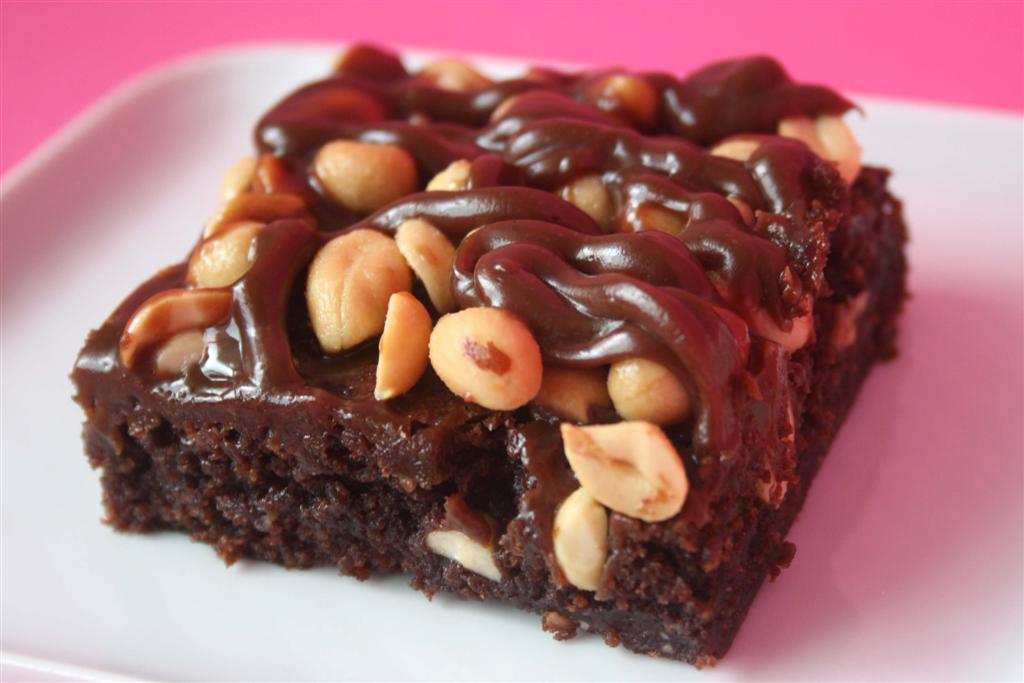 17 uni 2011 peanøt and chocolate caramel brownie 113m (Large)